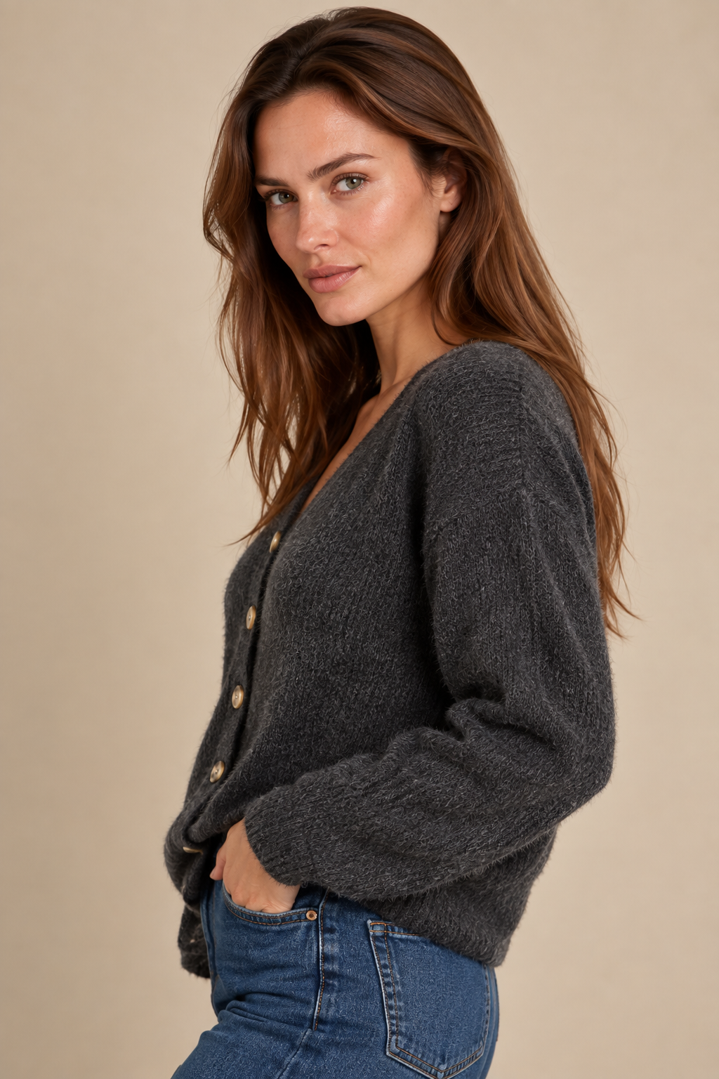 Le cardigan à boutons en tricot doux