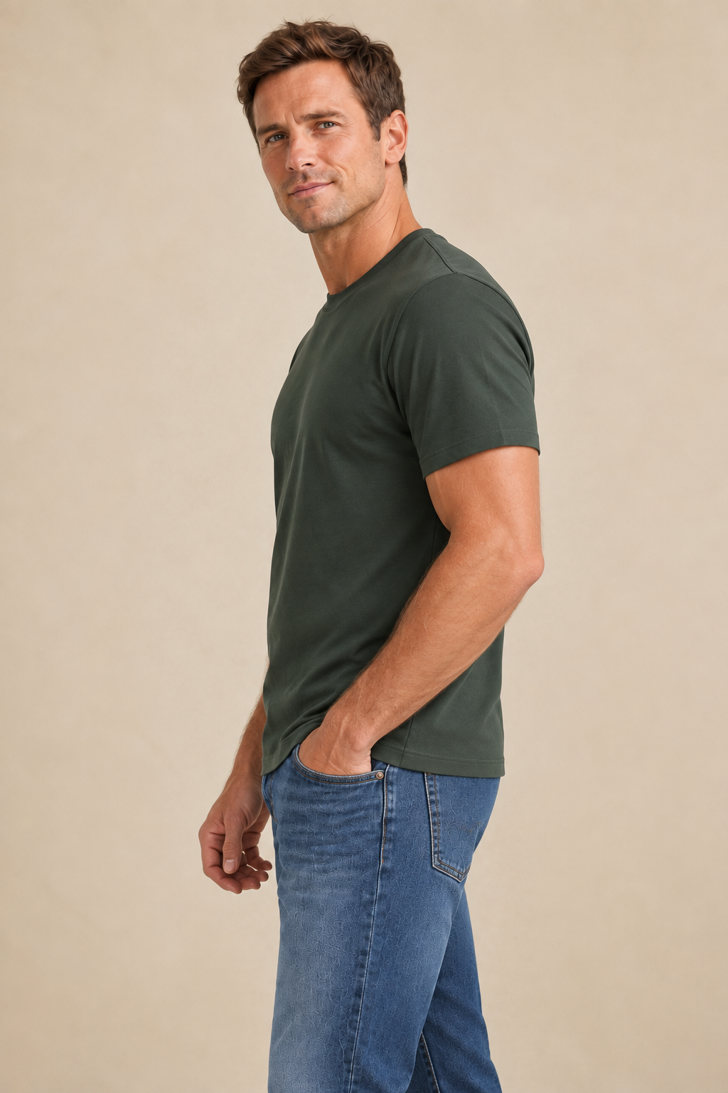 Le t-shirt uni à col rond