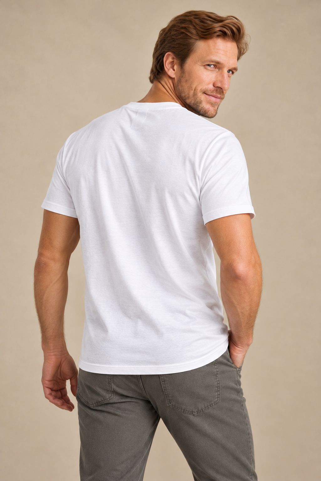 Le t-shirt uni à col rond
