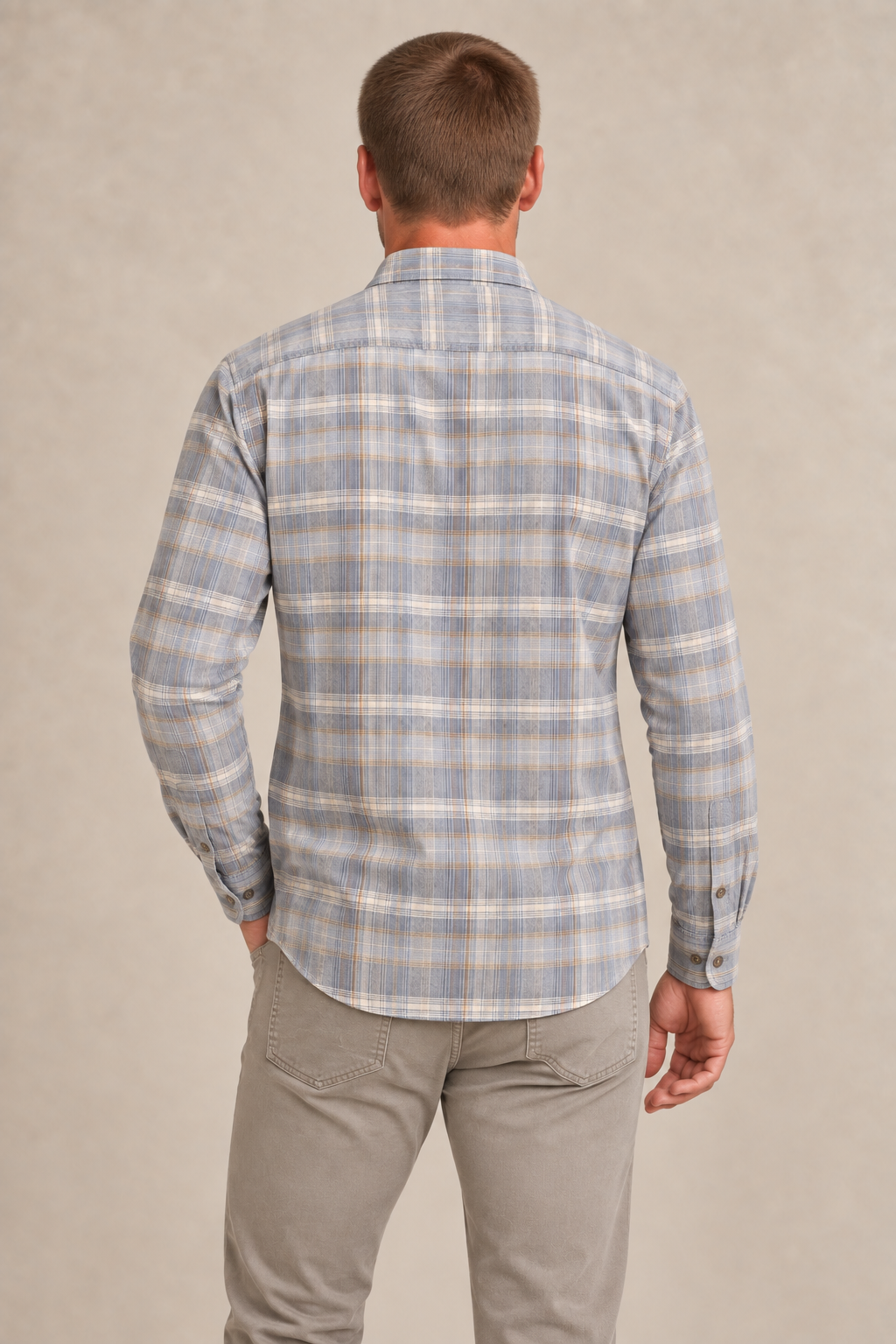 La chemise à carreaux en coton