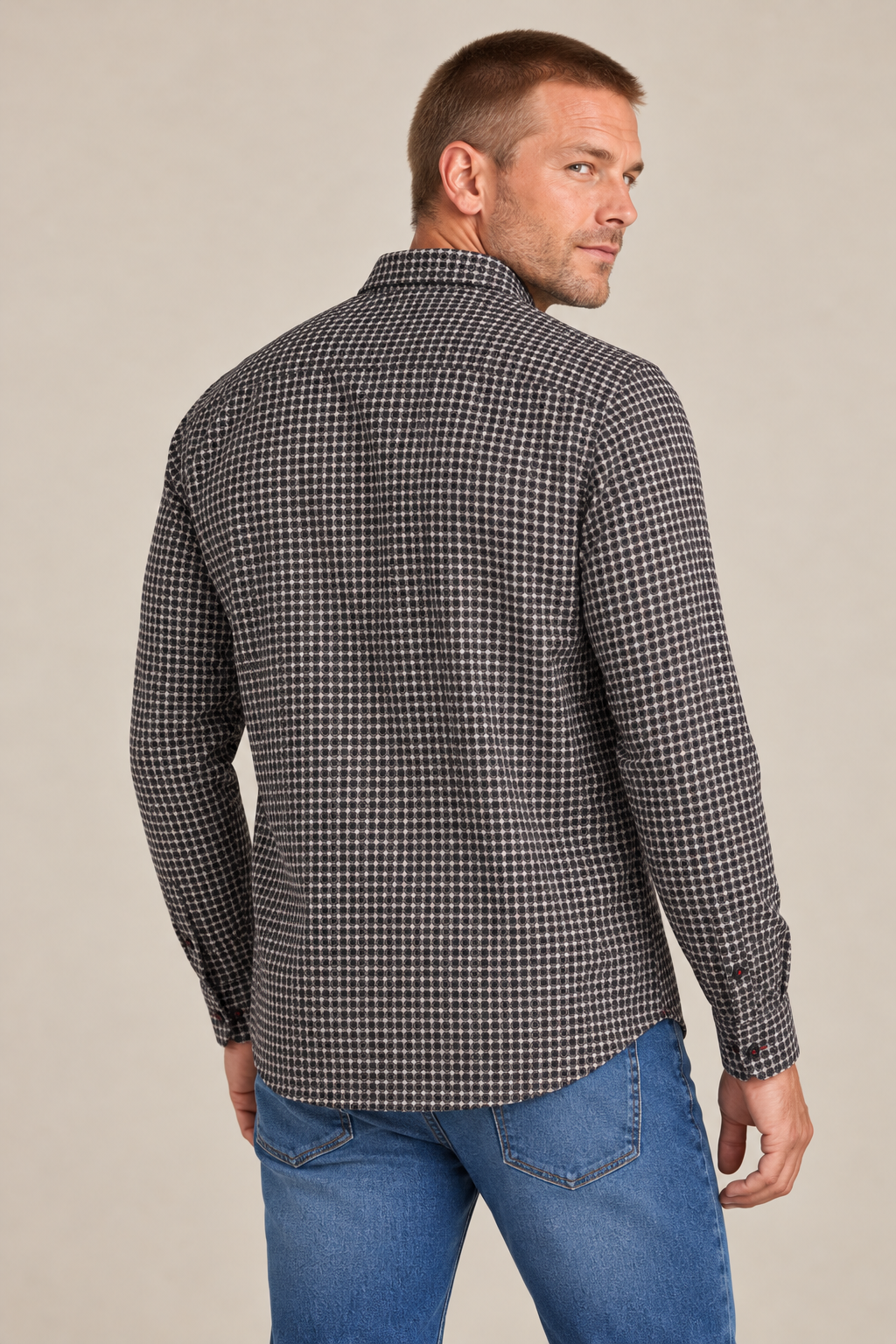 La chemise à motifs Pentagone