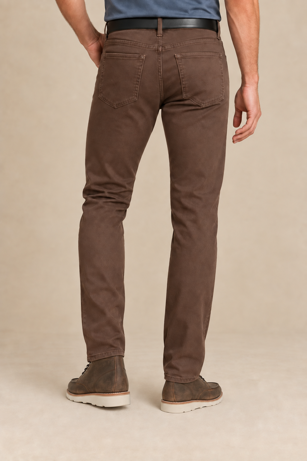 Le pantalon coupe classique de Projek Raw