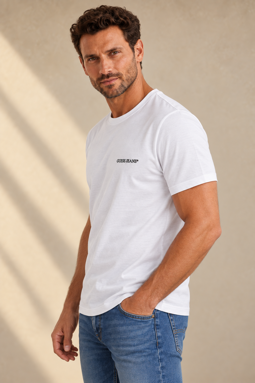 Le t-shirt à logo classique de Guess