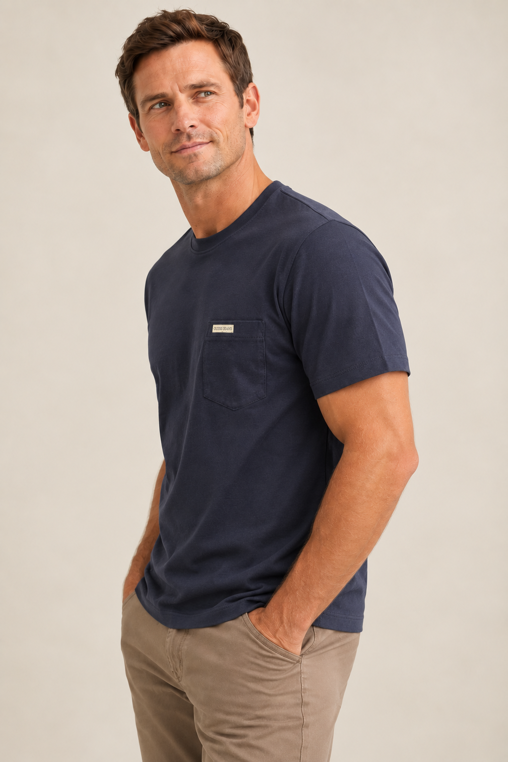 Le t-shirt à poche Guess