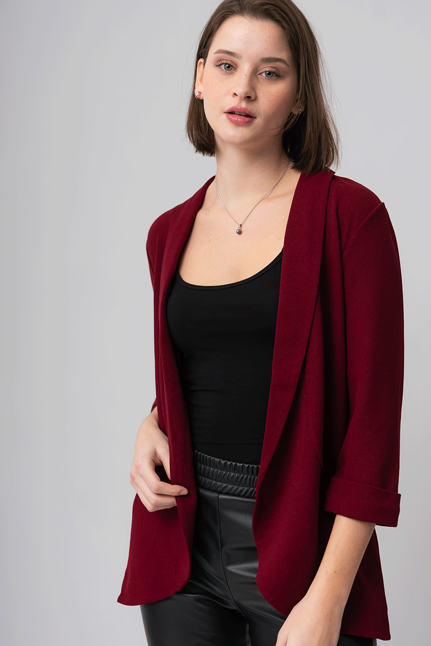 The plain open blazer with ¾ sleeves