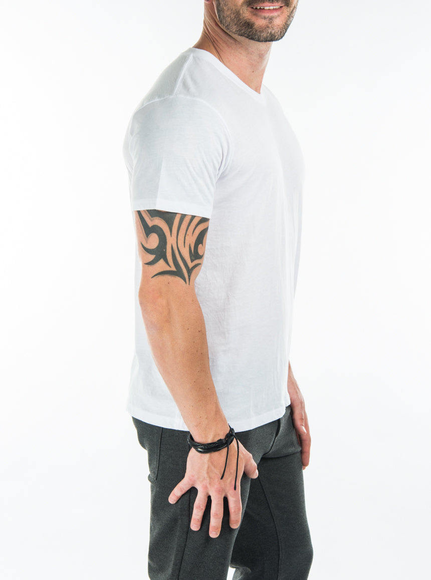 T-shirt couleur unie col en V