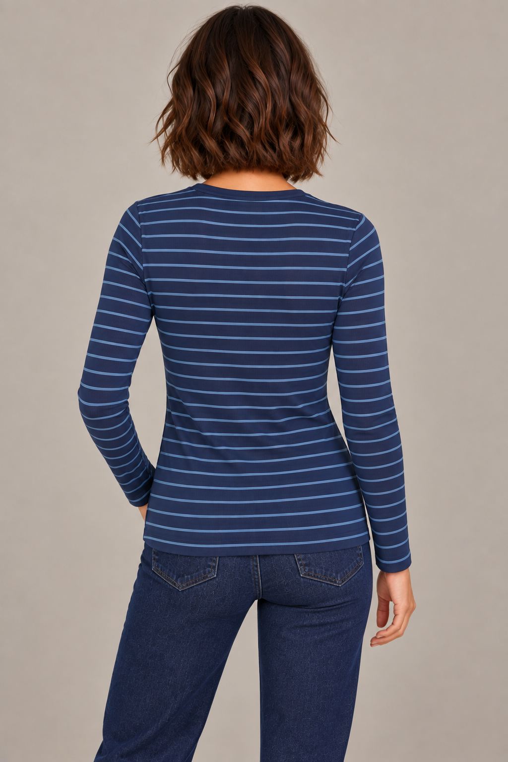 Le chandail Levi's à rayures bleues