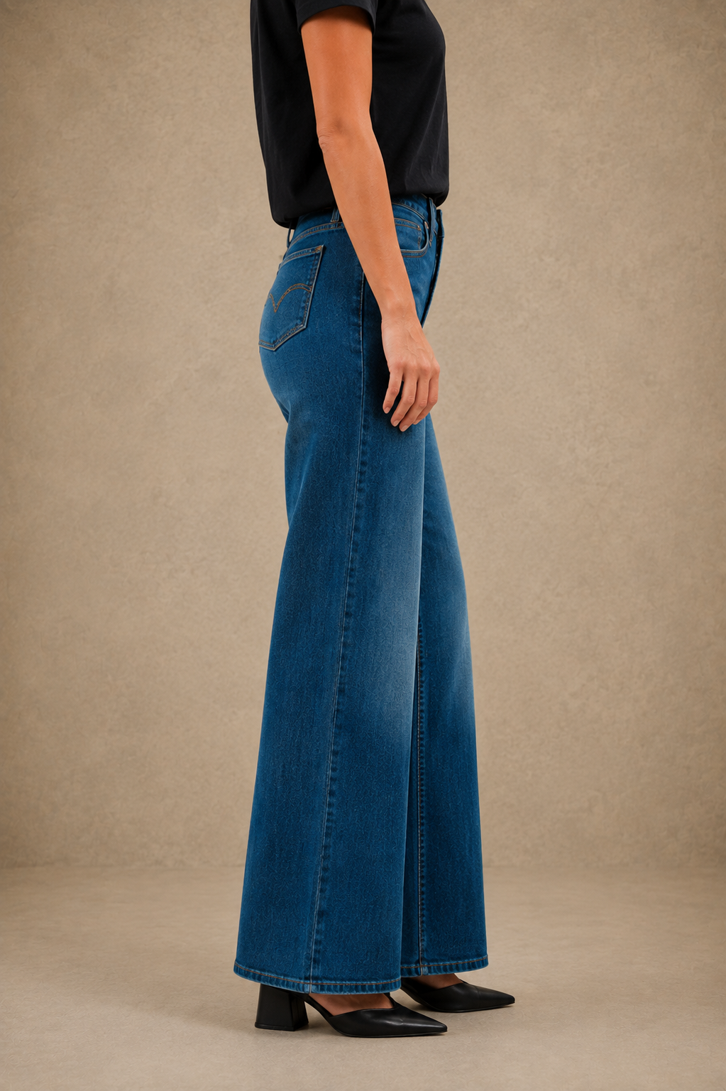The wide, tight jeans | Model 318