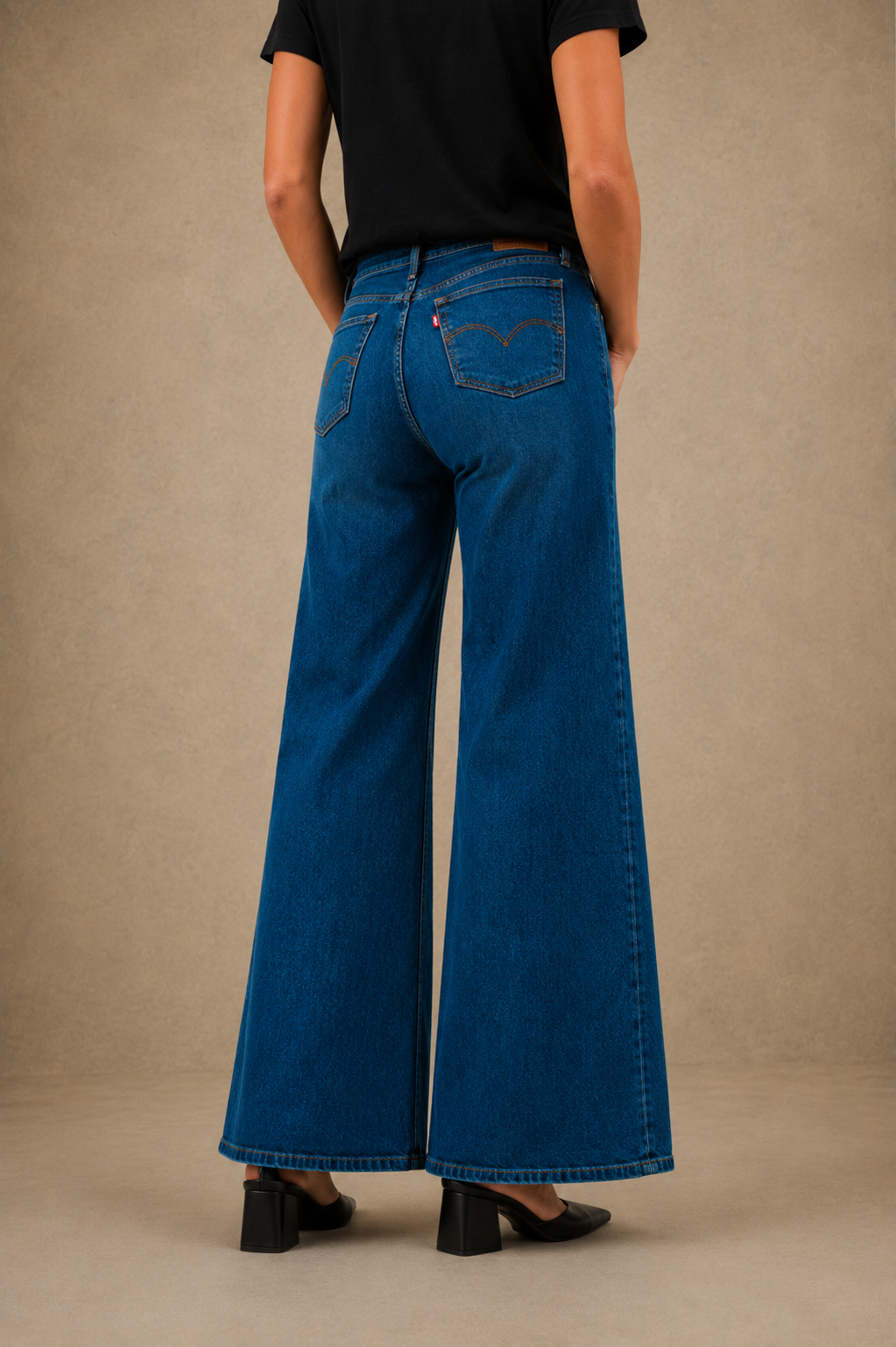 The wide, tight jeans | Model 318