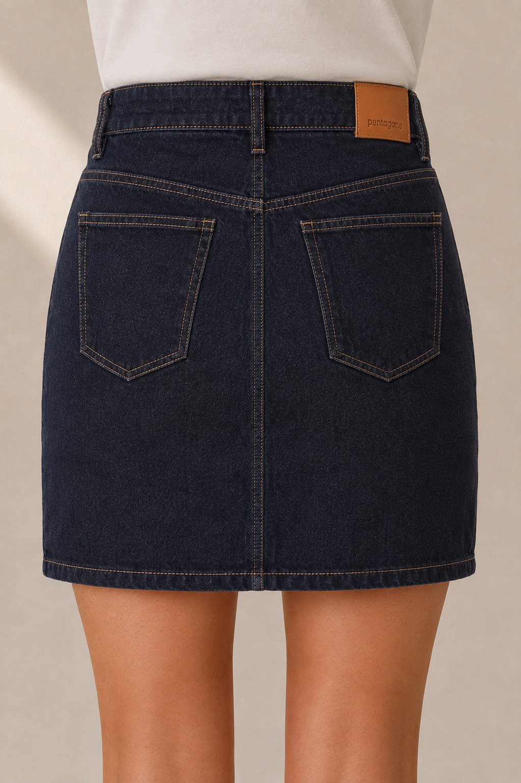 La jupe courte en jeans