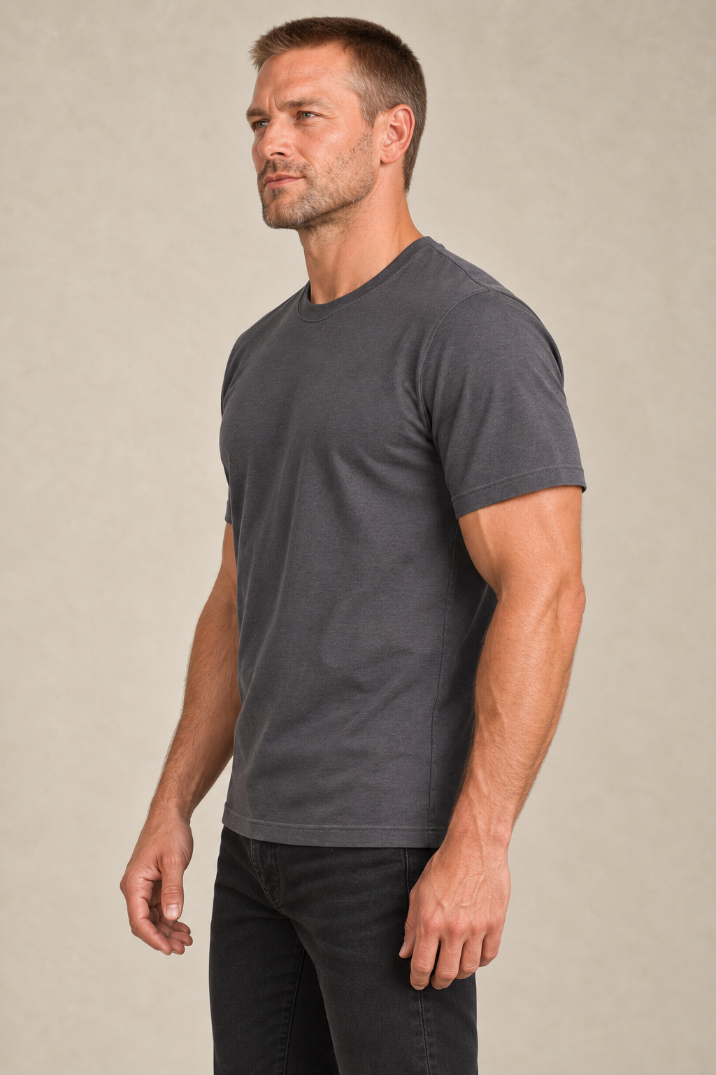 Le t-shirt uni à col rond