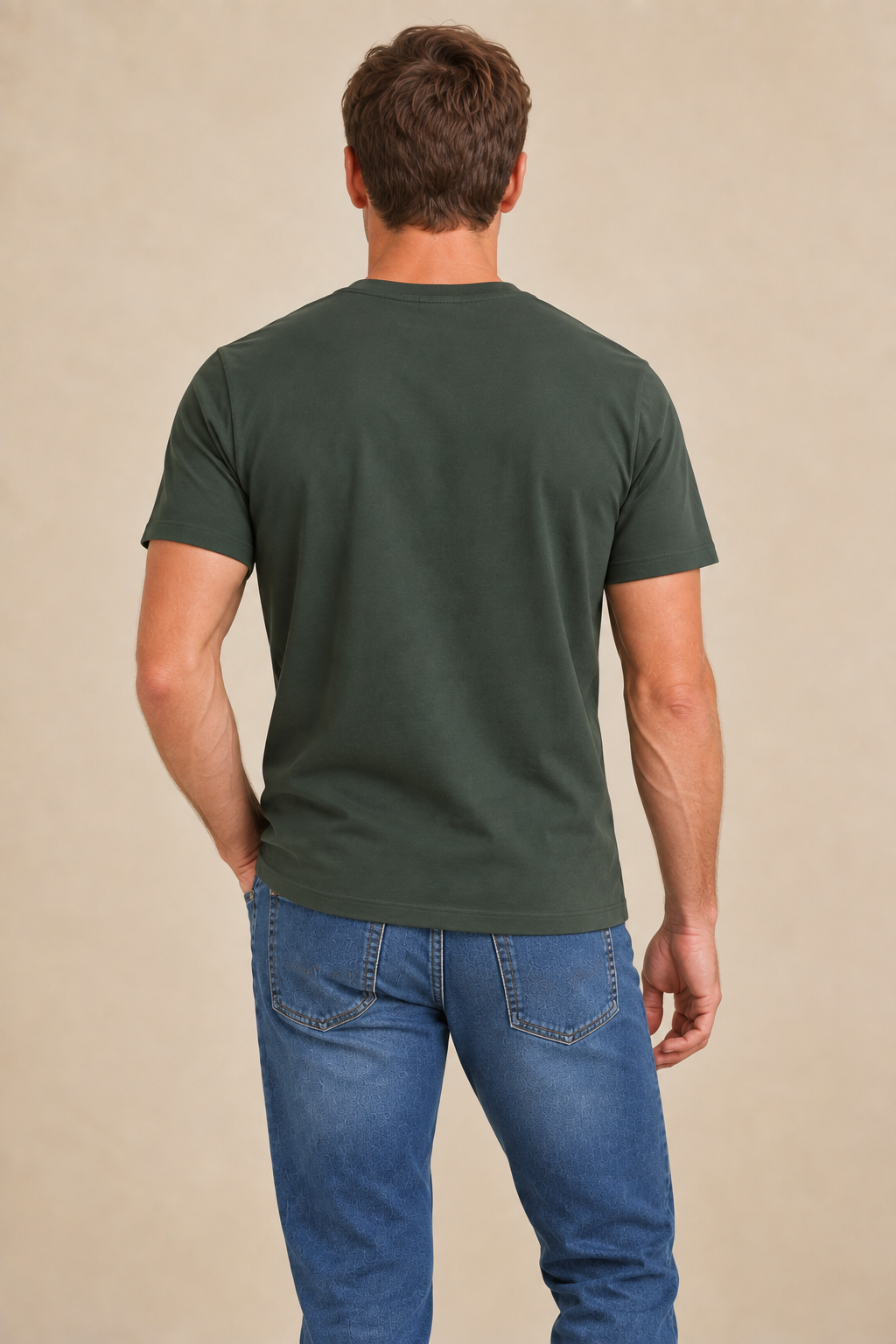 Le t-shirt uni à col rond