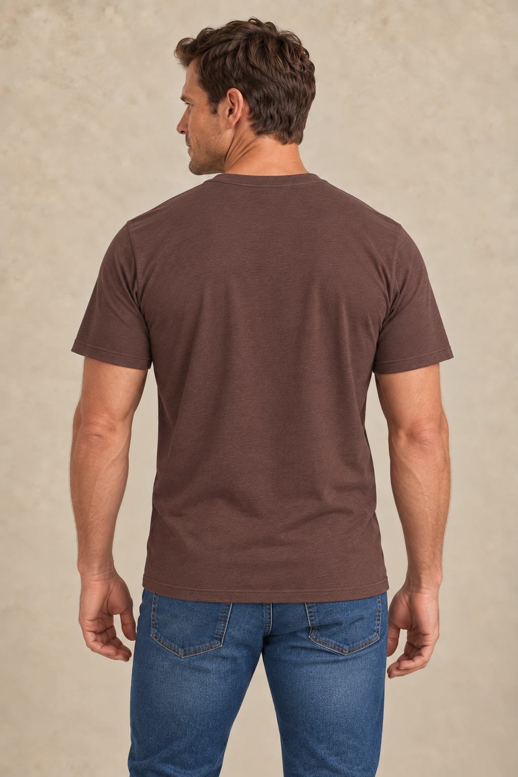 Le t-shirt uni à col rond