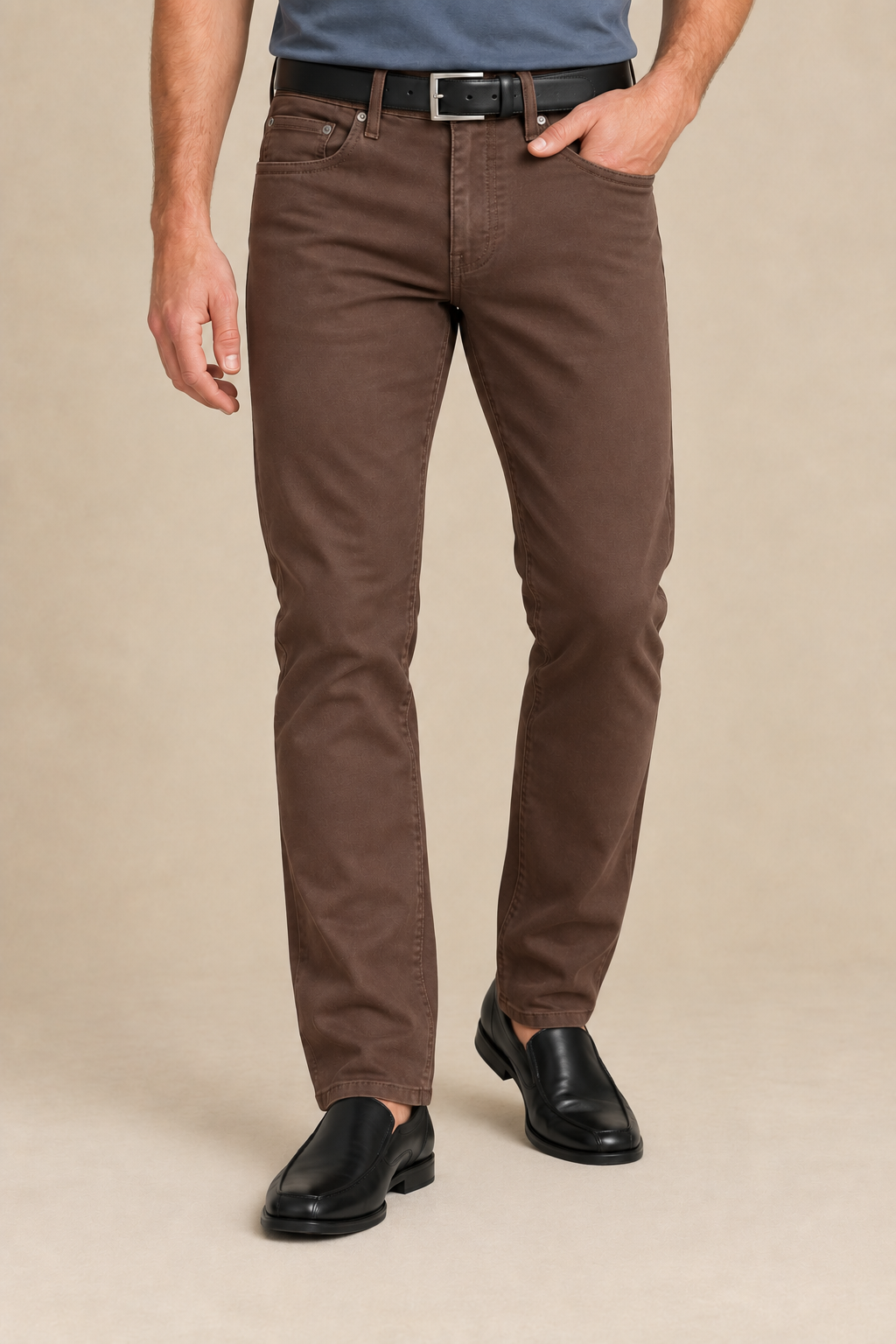 Le pantalon coupe classique de Projek Raw