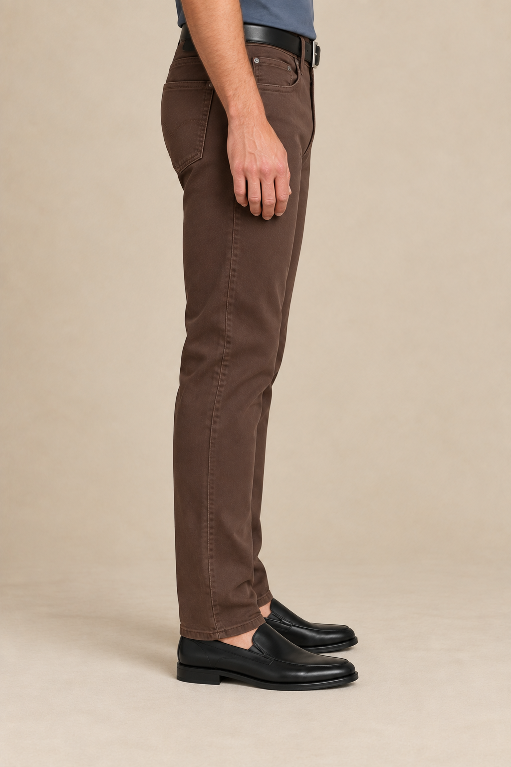 Le pantalon coupe classique de Projek Raw
