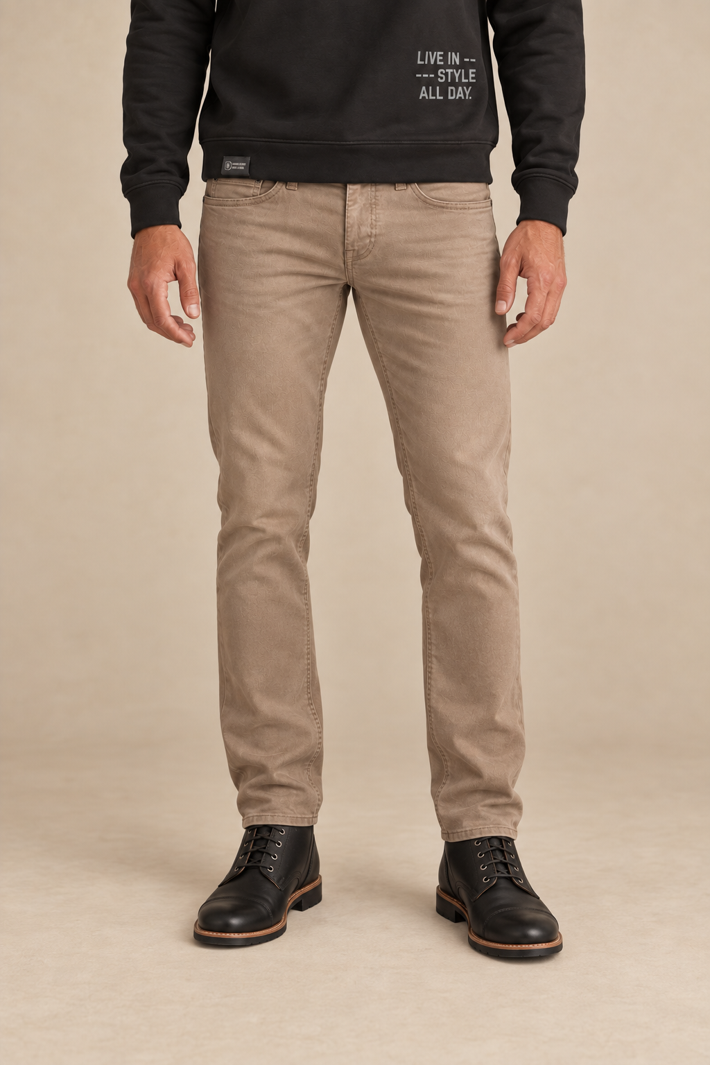 Le pantalon étroit extensible