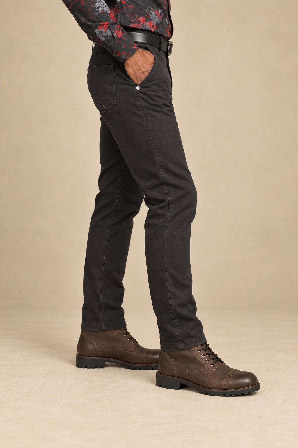 Le pantalon étroit extensible