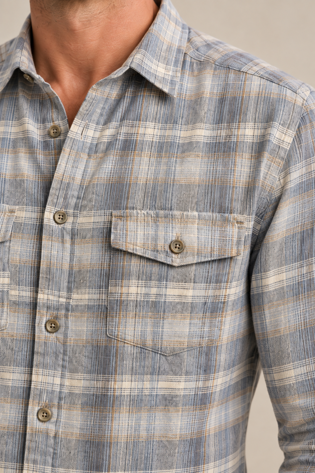 La chemise à carreaux en coton