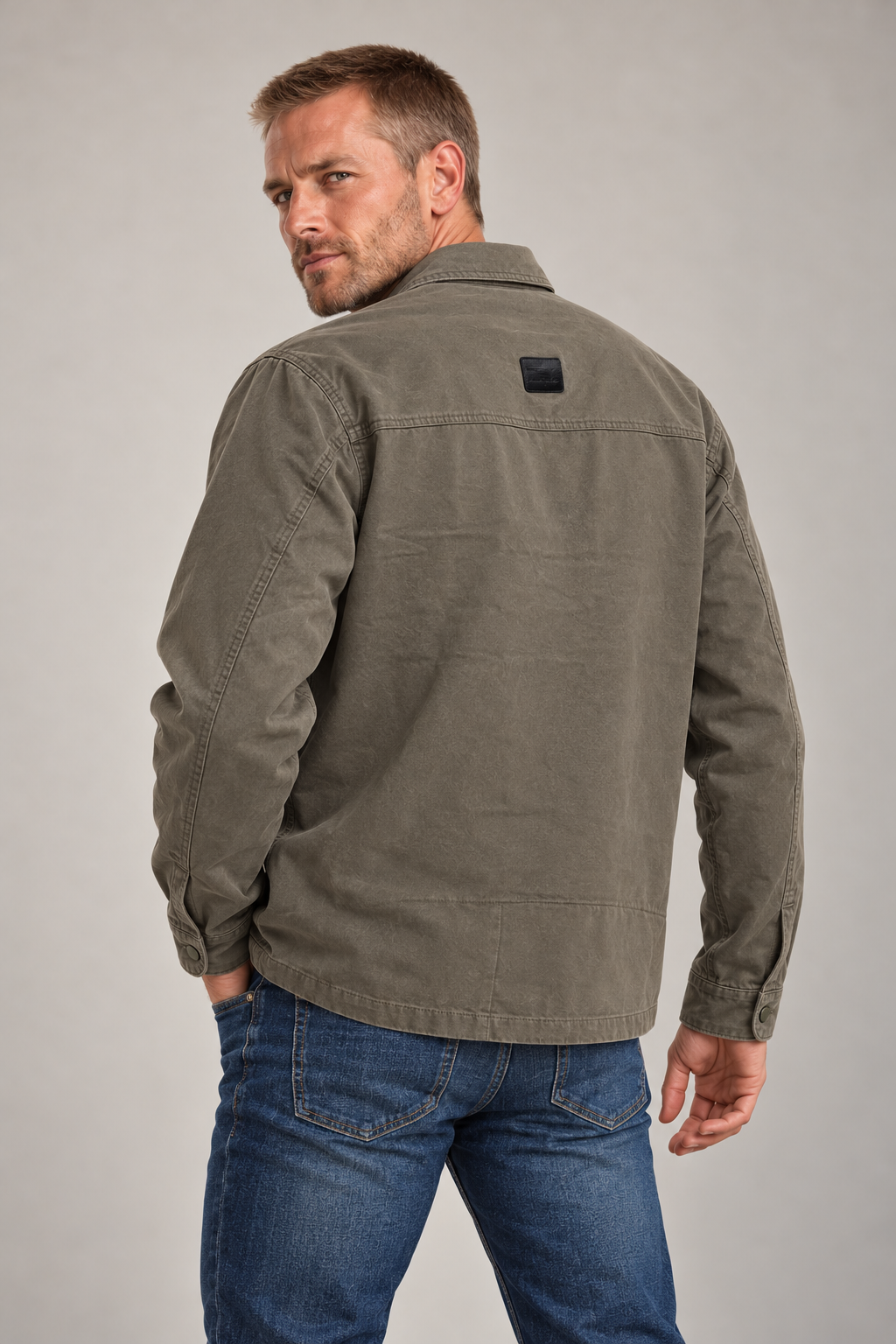 La chemise utilitaire décontractée