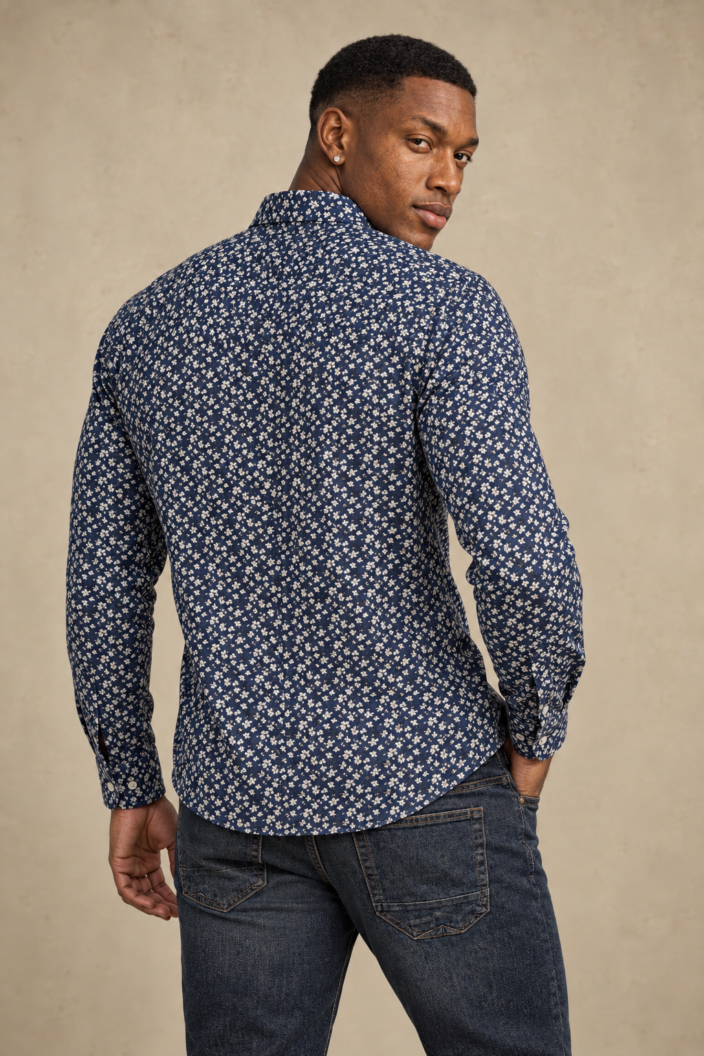 Chemise à motifs et poches à rabat