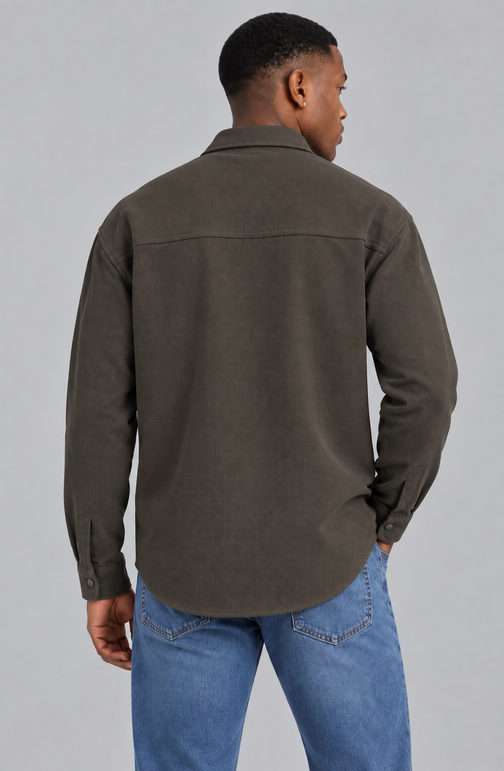 La chemise texturée à manches longues
