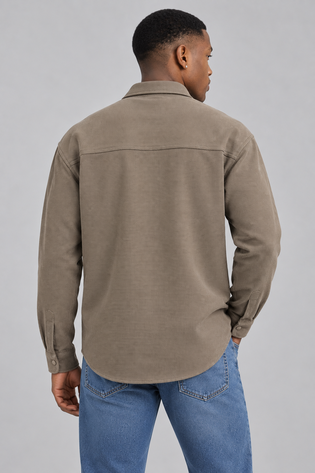 La chemise texturée à manches longues