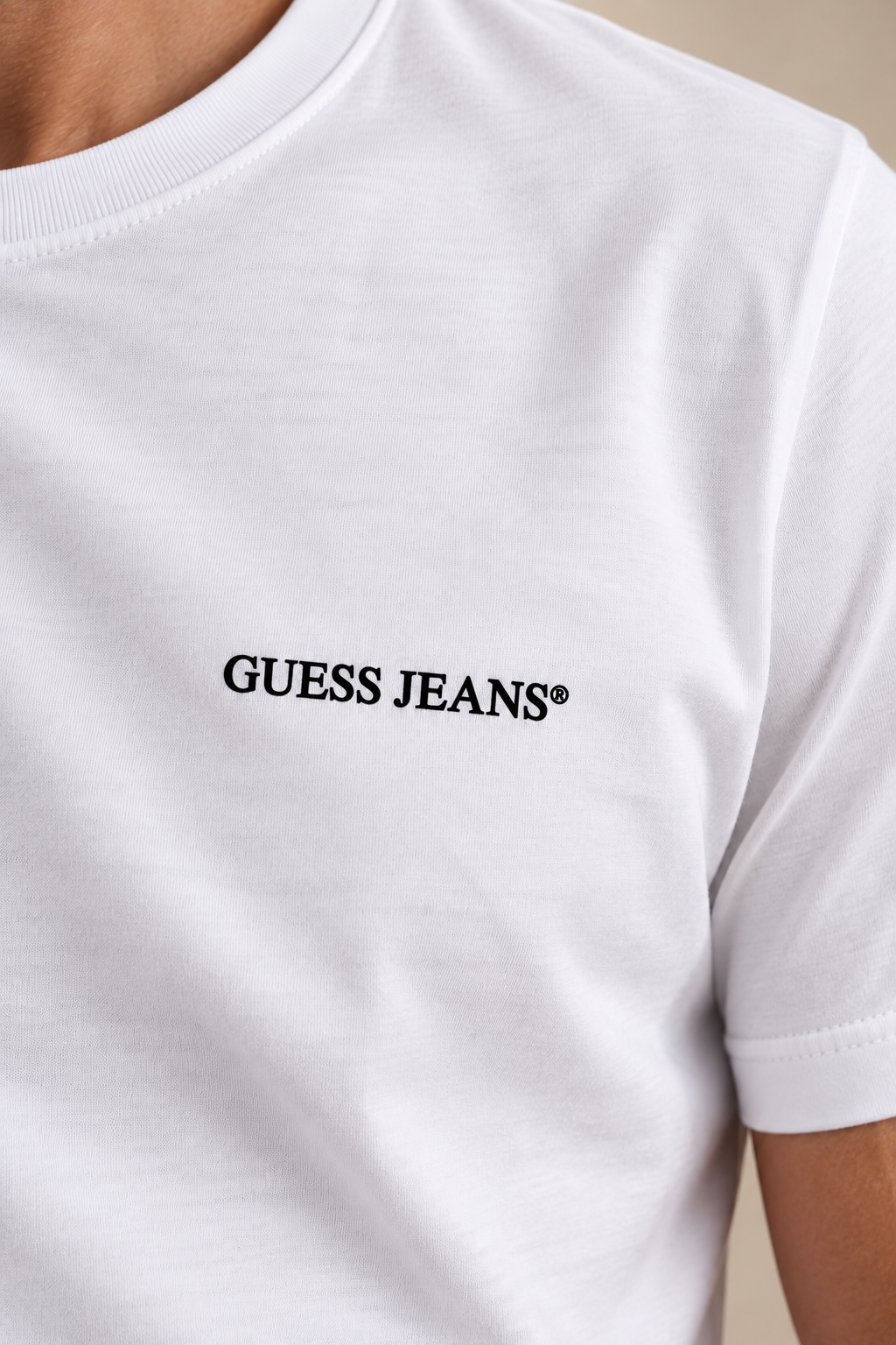 Le t-shirt à logo classique de Guess