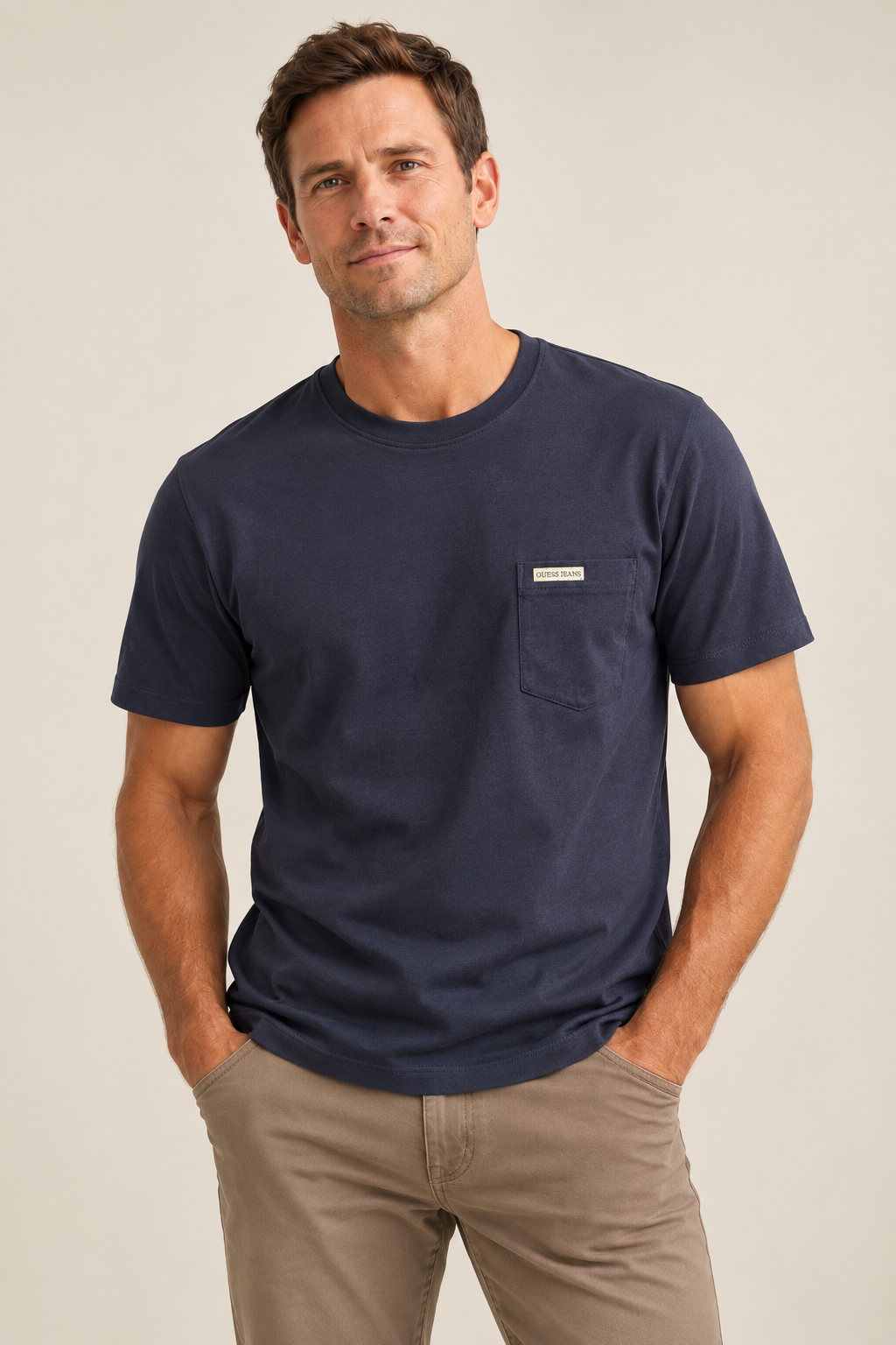 Le t-shirt à poche Guess