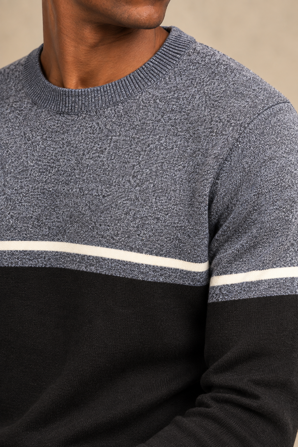 Le chandail en tricot léger 2 couleurs