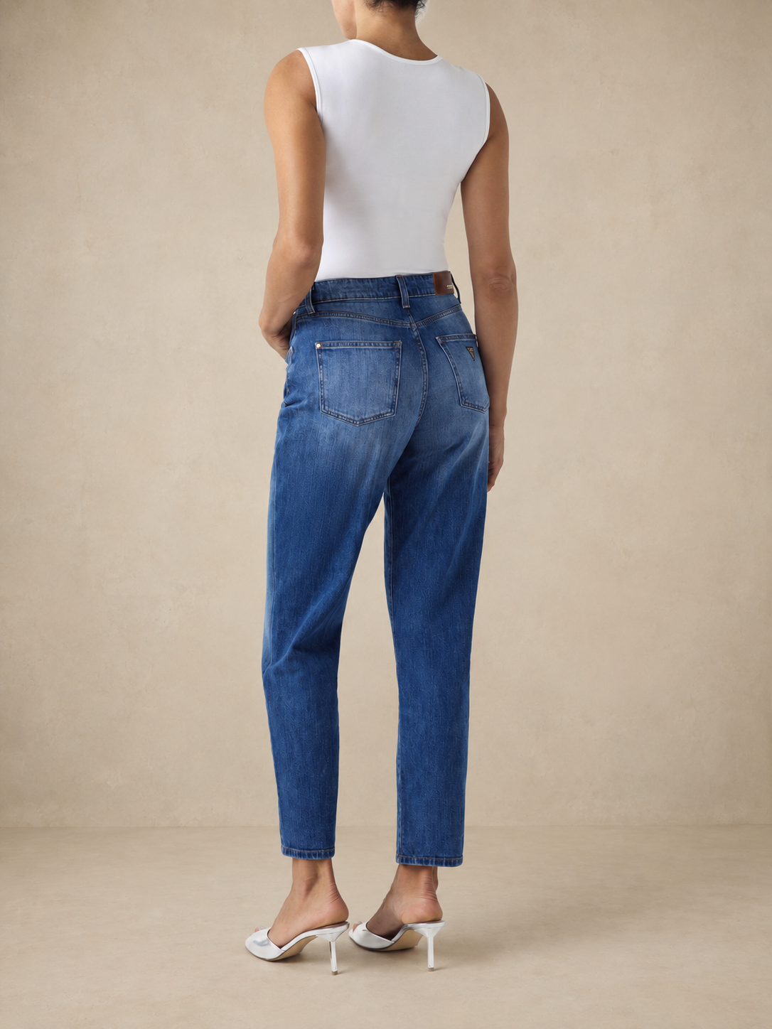 Le jean étroit à taille haute | Guess