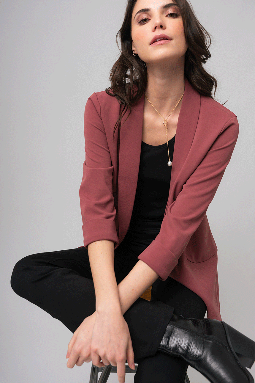 Le blazer uni ouvert à manche ¾