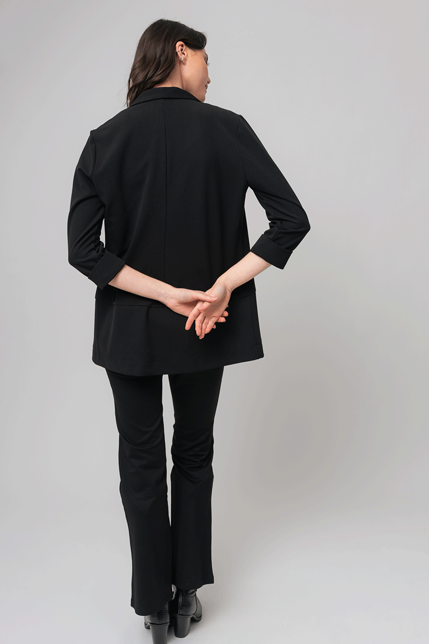 Le blazer uni ouvert à manche ¾