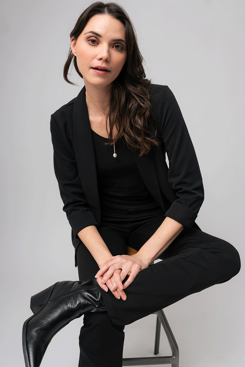 Le blazer uni ouvert à manche ¾