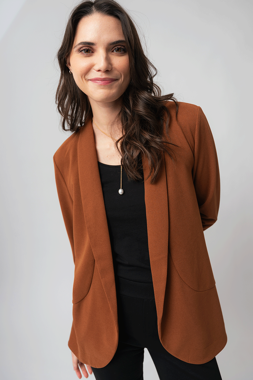 Le blazer uni ouvert à manche ¾