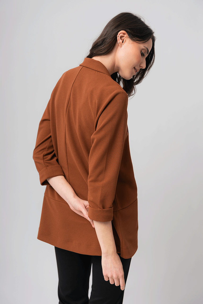 Le blazer uni ouvert à manche ¾