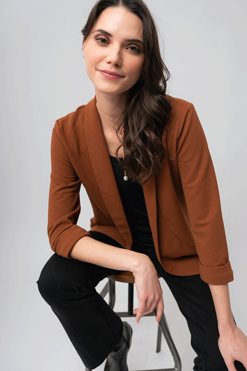Le blazer uni ouvert à manche ¾