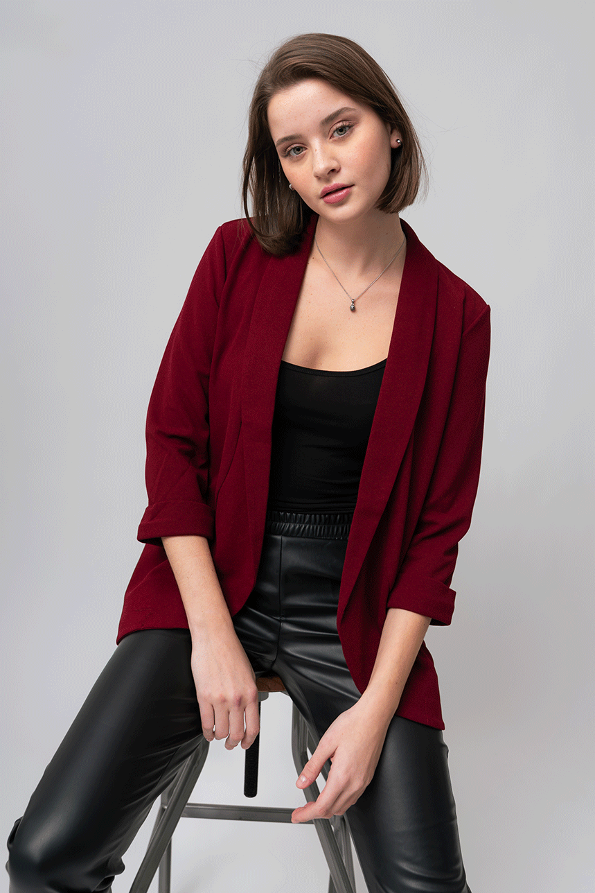 Le blazer uni ouvert à manche ¾