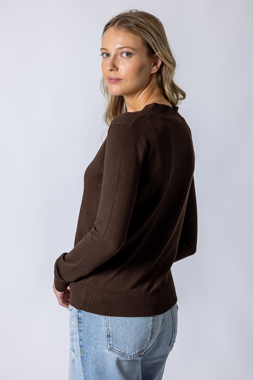 Le chandail col V 3 boutons