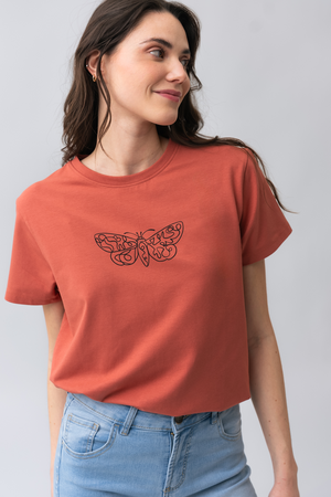 Le t-shirt basique papillon