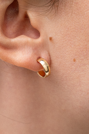 L’ensemble boucles d’oreilles anneaux et perles