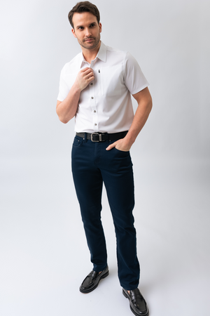 The narrow plain pants | Model Brad Slim
