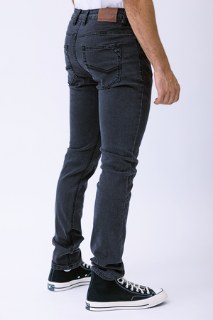 Le jeans étroit taille régulière | Modèle Gagnon