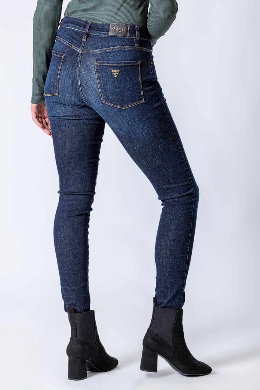 Jeans fonce taille mi haute Modele Sexy curve Guess
