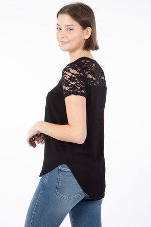 T-shirt noir insertion dentelle florale | Fabriqué au Québec