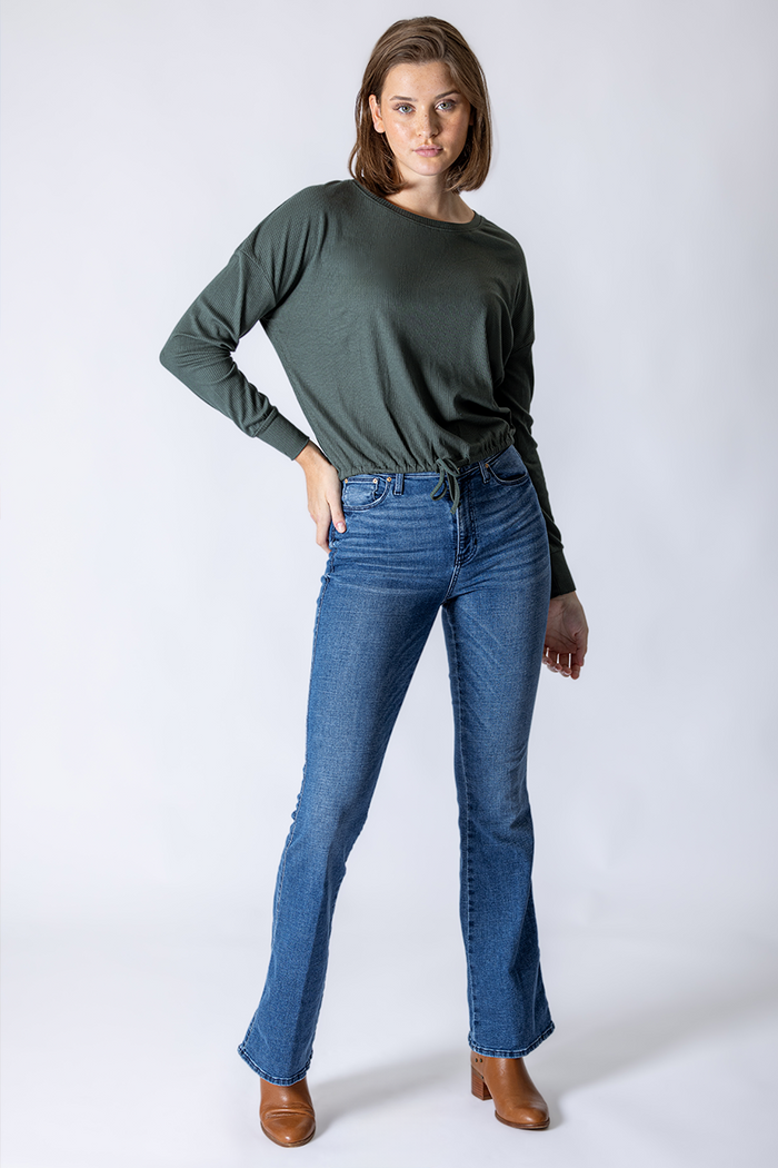 Le jeans bleu évasé taille haute | Modèle Sexy flare